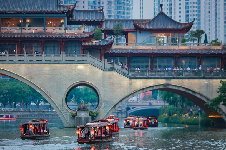 Chengdu: Jinjiang River Night Cruise with Guide