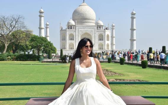 Von Delhi: Taj Mahal, Agra Fort & Mathura Tagestour mit dem Auto