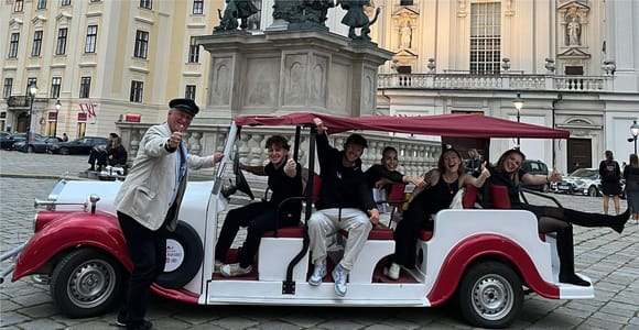 Vienna: Old Town Sightseeing Tour in a Vintage-Style E-Car