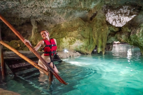 Cancun / Riviera Maya: Ruiny Tulum, Pływanie Żółwi Morskich i CenotesWycieczka z odbiorem z Cancun