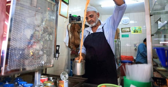 Singapore Food Tour: Eat like a local with 10+ food tastings