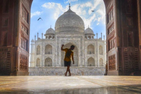 From Delhi: Taj Mahal Sunrise &amp; Agra Day Tour with TransfersPrivate Tour from Delhi with Car, Driver, and Guide Only