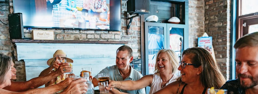 Charleston: giro dei pub proibito dalle saghe di Speakeasy