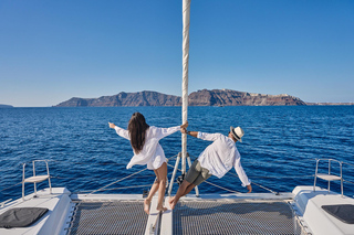 Santorini: Caldera Classic Catamaran Cruise w/ Meal & Drinks