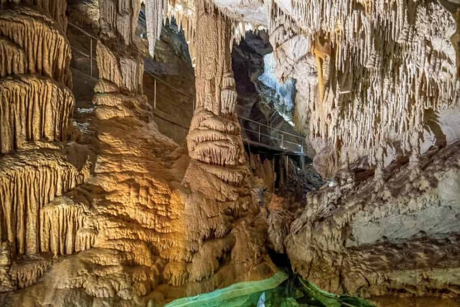 Bratislava: Demänovská-Höhle, Hohe Tatra & Burg Orava. Foto: GetYourGuide