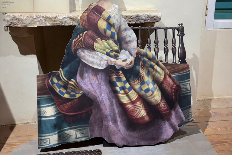 Île de Gorée: In-depth guided tour with access to little-known places