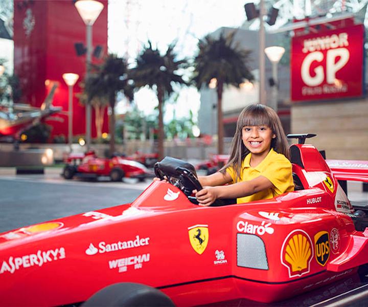 Depuis Dubaï : Billets pour Ferrari World avec transferts