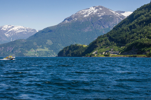 Olden: Nordfjord RIB rondvaart met live commentaar