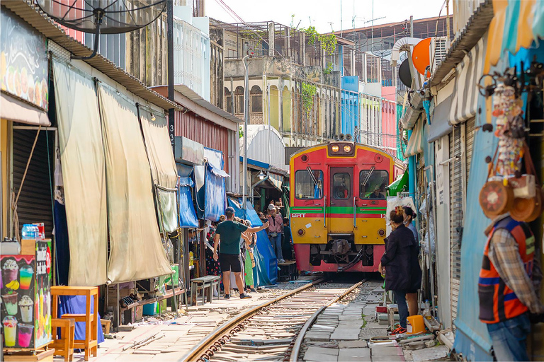 Bangkok: drijvende markt, Wat Sam Phran en cafés tourBangkok: Drijvende markt, Wat Sam Phran &amp; cafés tour