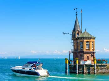 Konstanz: Insta-Perfect Walk with a Local