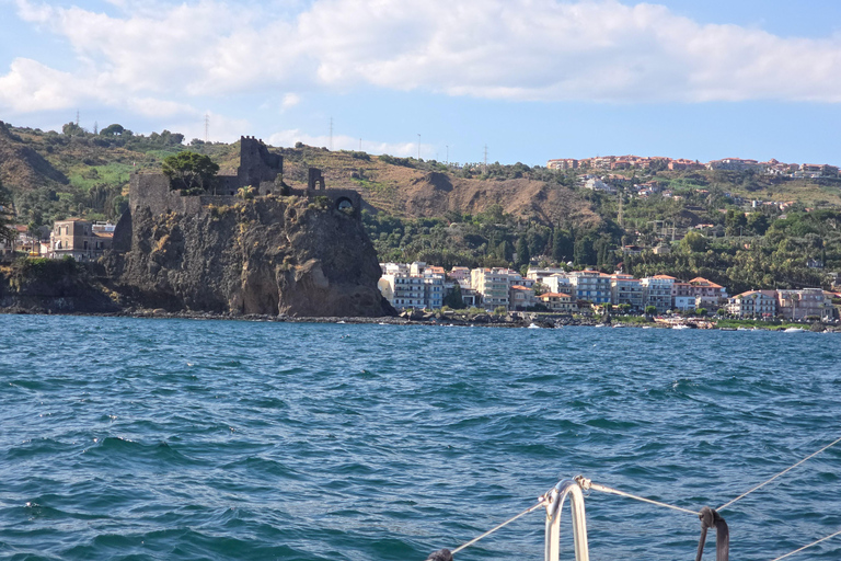 Catane : Excursion en voilier avec brunch et pause baignade (4 h)