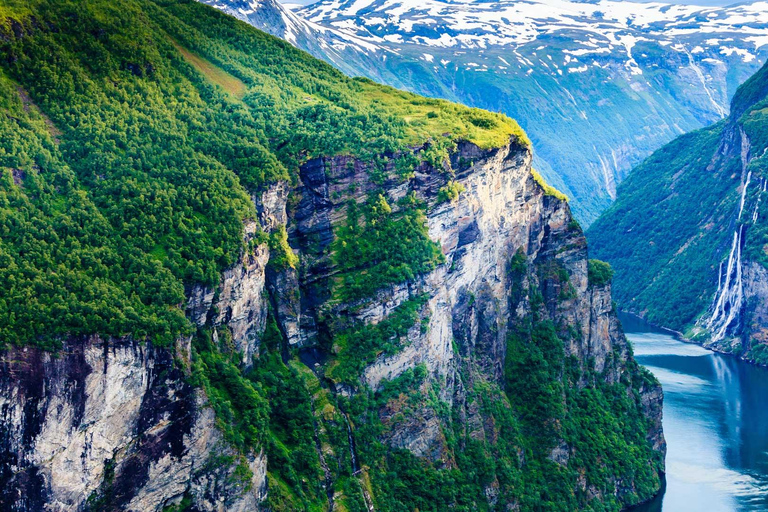 Os fiordes são mais bem vistos de cima!