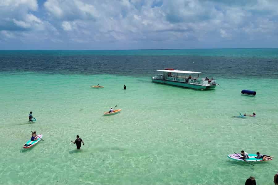 Ausflug zur Sandbank von Marathon – Urlaub wie die Einheimischen!. Foto: GetYourGuide Ausflug zur Sandbank von Marathon – Urlaub wie die Einheimischen!. Foto: GetYourGuide