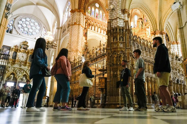 Da Madrid: Tour di un giorno a Toledo con visita alla cattedrale