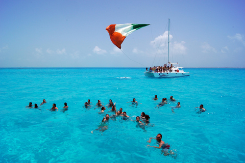 Isla mujeres 7 heures de catamaran avec plongée en apnée