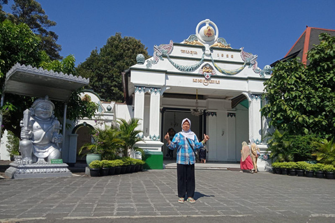Yogyakarta: Mudal River and Keraton Ngayogyakarta Tour