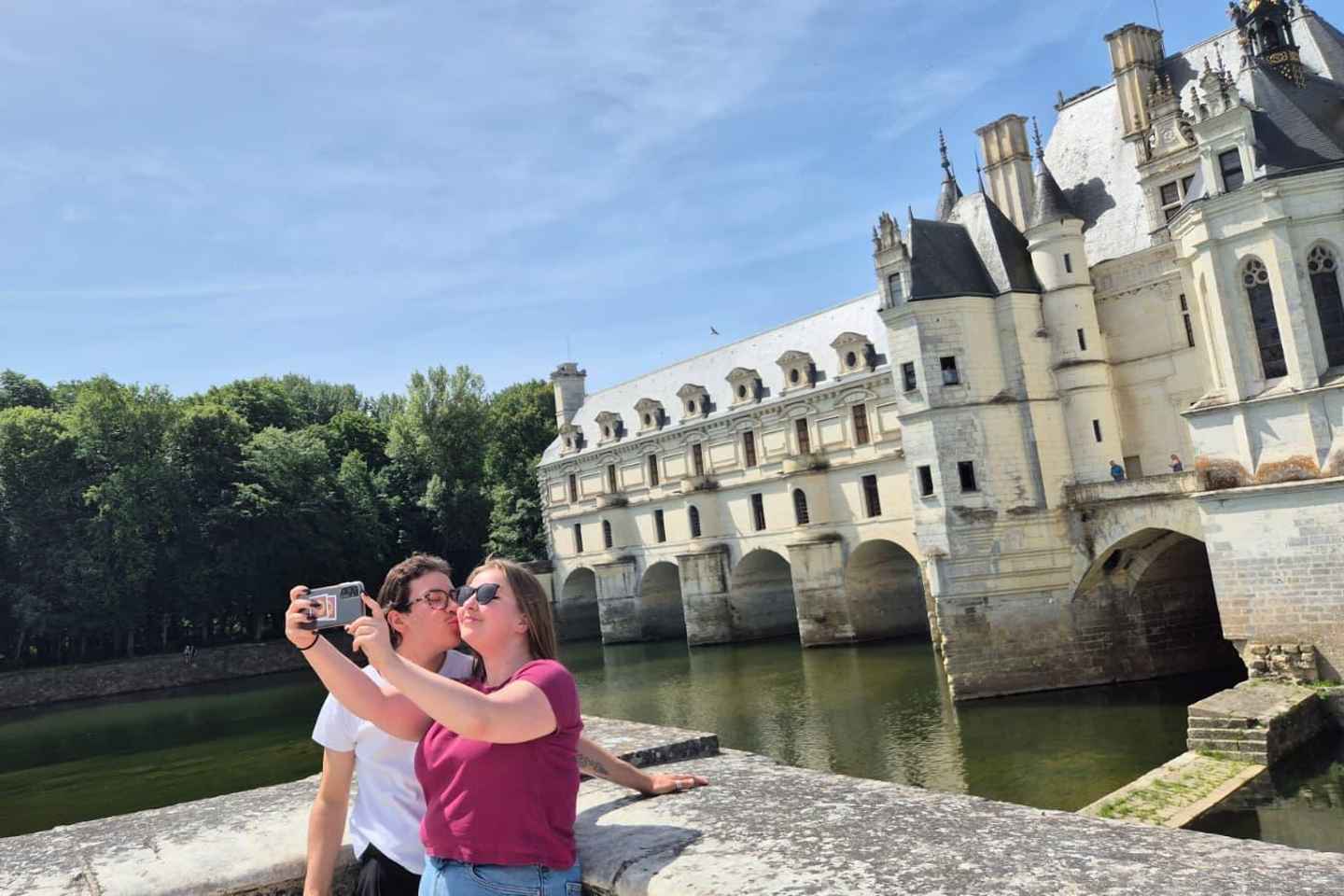 Paris Loire Valley 3 Castles Tour with Chambord & Chenonceau - Paris: Loire Valley Castles Tour by Minivan