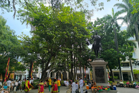 Cartagena: CITYTOUR ALL DAY, HOP ON HOP OFF AT ANY POINTCartagena: Discover emblematic places by double-decker bus