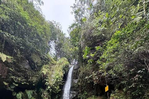 Labuan Bajo: Waterfall, Melo Village & Sunset Tour