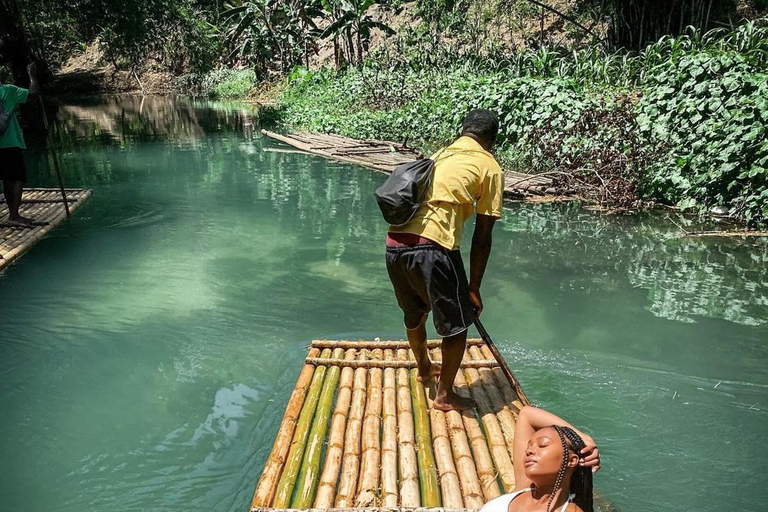 Rafting y transporte privado por el río MarthaDesde Negril/ Runaway Bay/ Ocho Ríos