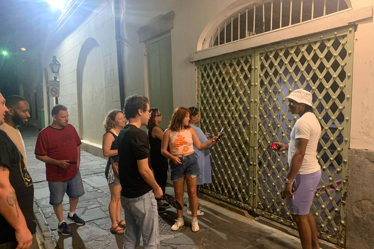 Ghost Tour com equipamento de caça a fantasmas