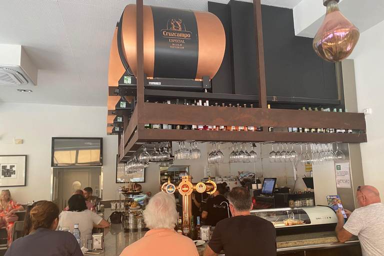 Marbella: Private Guided City Walking Tour with Tapas Tasting Marbella: Private guided city tour with tapas tasting