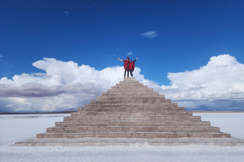 Uyuni: 3-Day Salt Flats Tour with Red Lagoon & Geysers