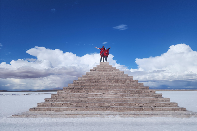 Uyuni: 3-Day Salt Flats Tour with Red Lagoon & Geysers
