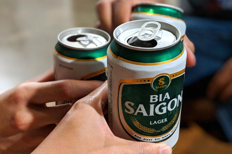 Excursion en scooter à Saigon pour découvrir les bières artisanales et la gastronomieVisite de Saigon en scooter à la recherche de bières artisanales