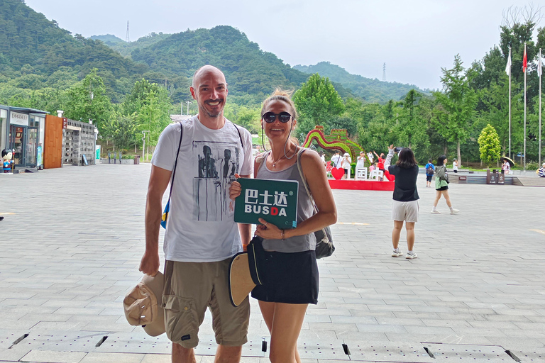 Popołudniowy transfer autobusem do Wielkiego Muru w Mutianyu + bilet wstępuTransfer samochodem do Mutianyu z biletem wstępu + odbiór z hotelu