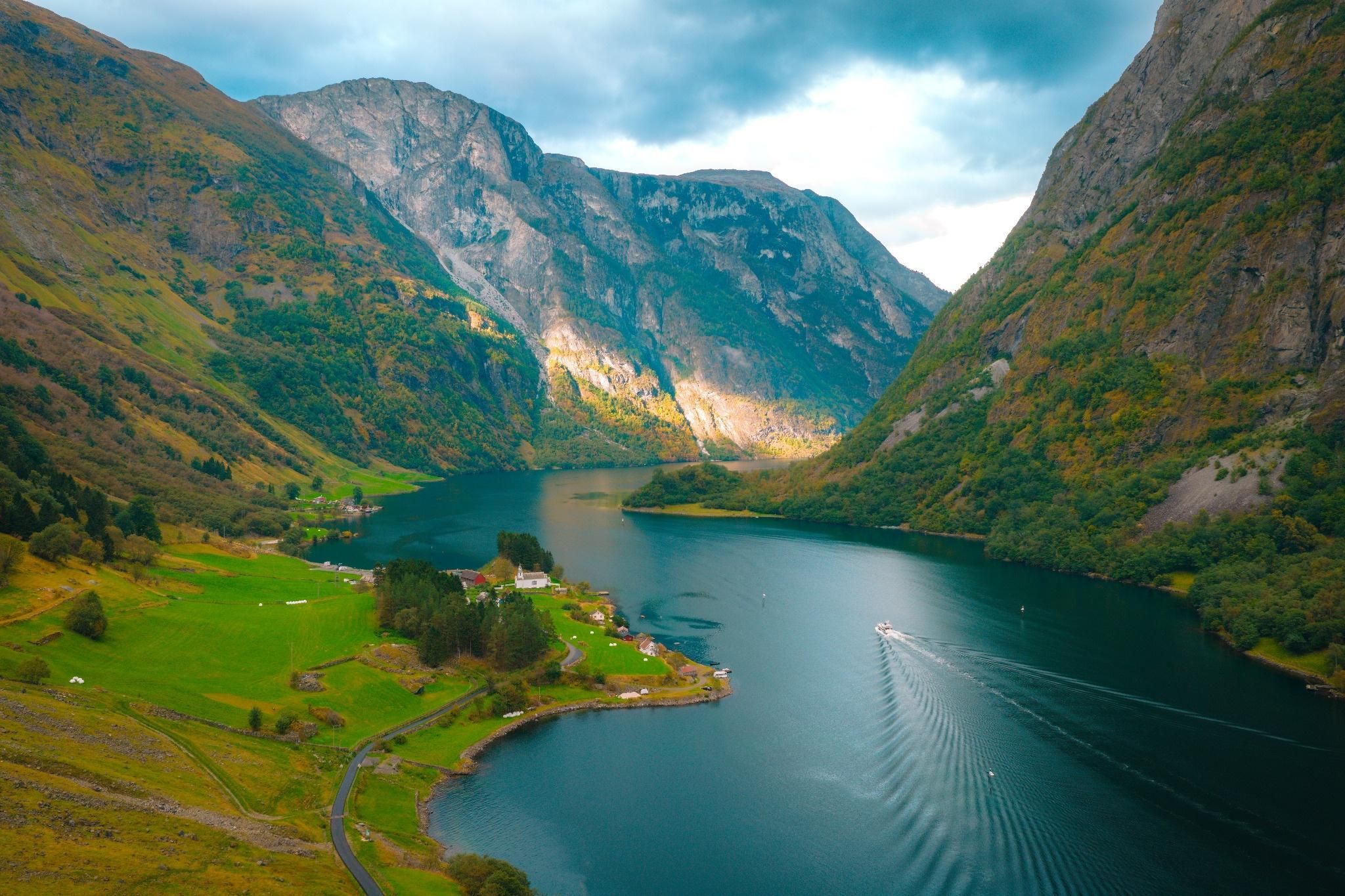 Bergen: Wikingerdorf & UNESCO-Fjord-Bootsfahrt ab Flåm