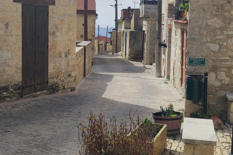 Paphos: Troodos Mountains Villages Tour with Wine Tasting