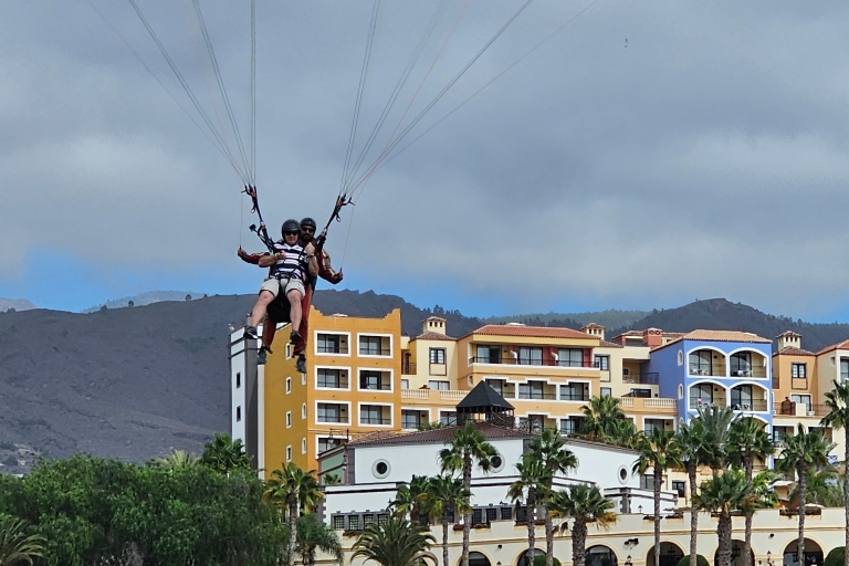 Teneriffa: Paragliding mit dem Nationalen Meister im GleitschirmfliegenTeneriffa: Paragliding mit nationalem Paragliding-Champion