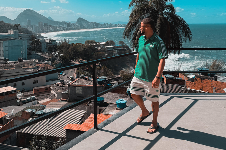 Vidigal Favela Tour with a drink