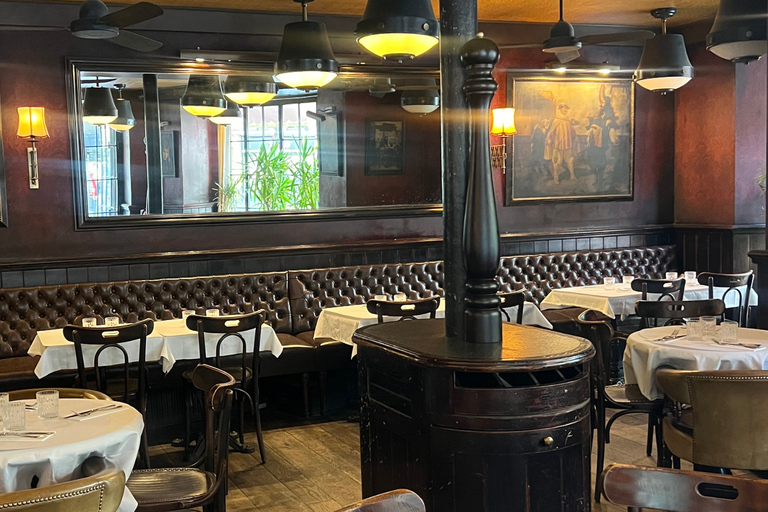 Paris: enjoy a glass of champagne with sweets at the Arc de Triomphe Parisian champagne snack