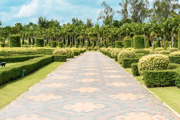 From Paris: Versailles Full-Day Guided Tour with Lunch Group Tour with Meeting Point