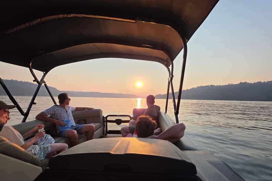 Coeur d'Alene: Private Sonnenuntergangsfahrt auf dem See. Foto: GetYourGuide Coeur d'Alene: Private Sonnenuntergangsfahrt auf dem See. Foto: GetYourGuide