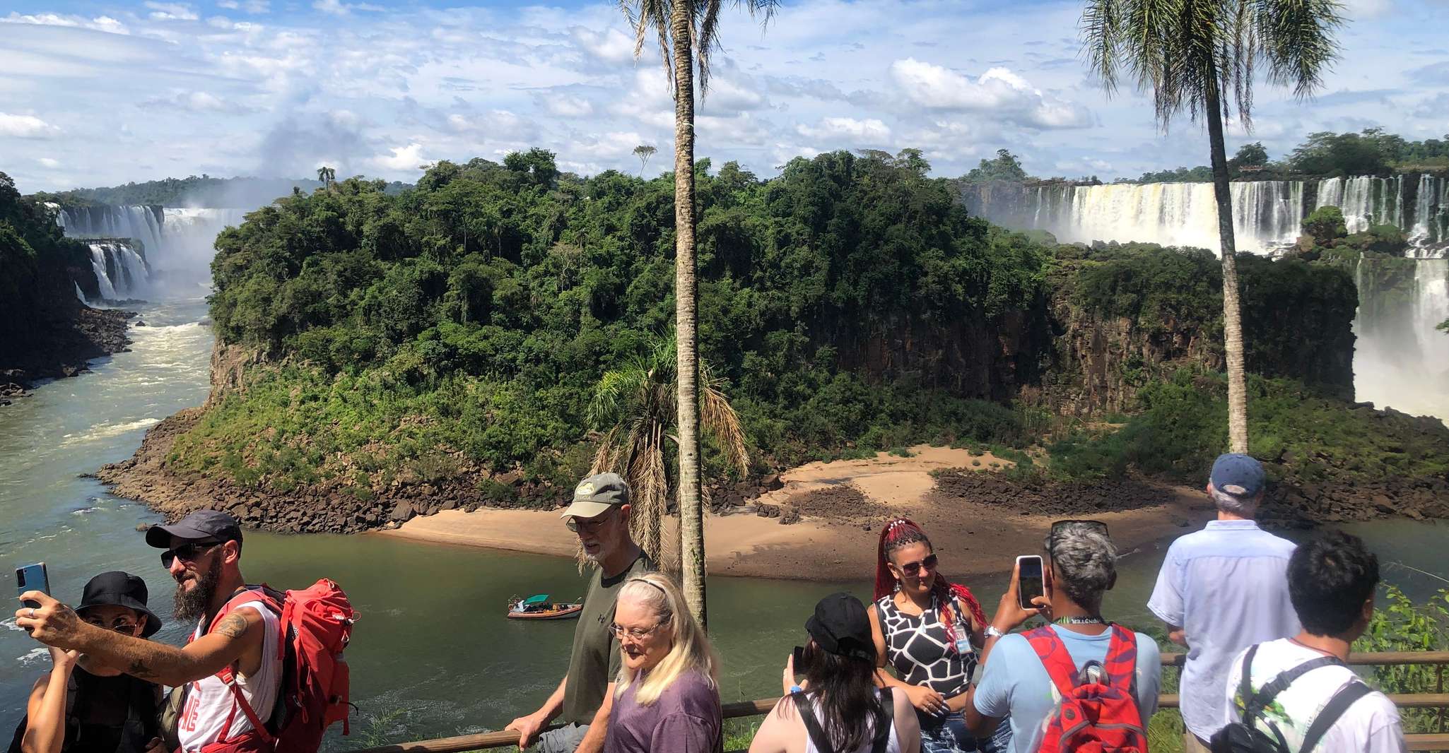 Iguassu Waterfalls, 1 Day Tour Brazil and Argentina side - Housity