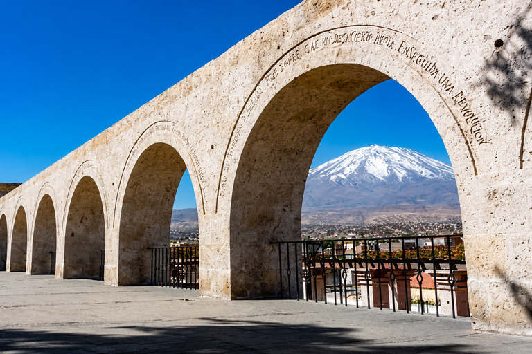 Arequipa: 4-Hour Panoramic City Bus Tour with Volcano Views