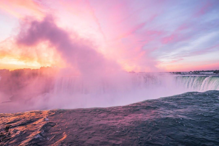 Toronto: Niagara Falls Tour with Boat, Behind Falls & Tower Toronto: Niagara Falls Tour with Boat, Behind Falls & Tower