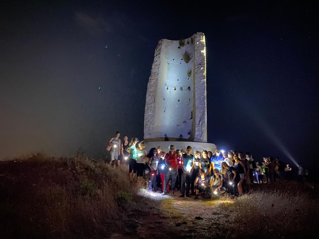 Trekking bei Sonnenuntergang Otranto, die Baia delle Orte und der Bauxitsteinbruch