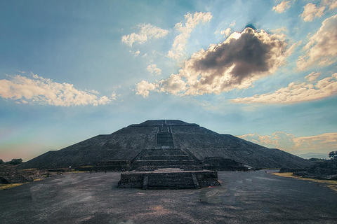From CDMX: tour to Tula and Teotihuacan.