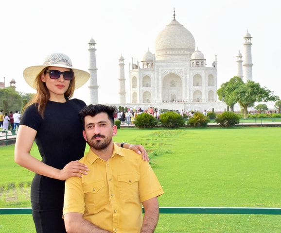 Taj Mahal and Agra Private Guided Tour from Delhi by AC Car