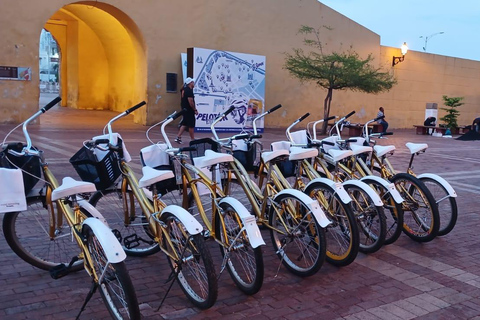 Cartagena: Ruta Histórica, Cultural y Graciosa en Bicicleta