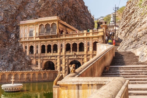 Udaipur nach Jaipur über Pushkar Private Tour mit dem Taxi