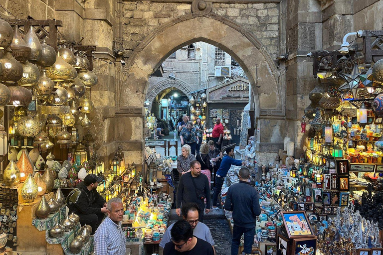 Hurghada: Viagem de um dia ao Cairo de avião, pirâmides, esfinge e museuEntrada para as Pirâmides de Gizé, a Esfinge e o Grande Museu Egípcio