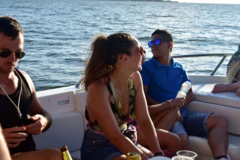Cartagena: Speedboot-Sonnenuntergangsparty mit Open Bar & Club-Eintritt