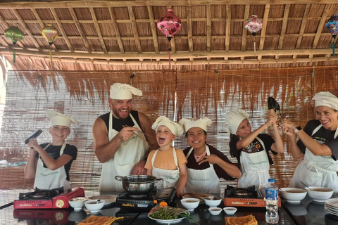 Hoi An: Clase de Cocina Auténtica en el Pueblo de las Hierbas EcológicasHoi An: Cocina auténtica en la antigua aldea de las verduras