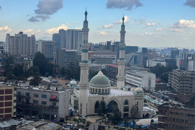 Addis Abeba: Töpferwaren, Markt und Kaffee-Tour mit MittagessenAddis Abeba: Töpfer-, Markt- und Kaffeetour mit Mittagessen