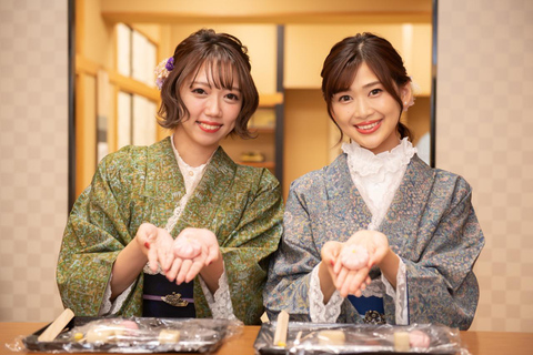 Tokyo: Guided Walking Tour with Wagashi Making Class